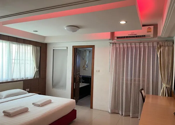 Gusto Pratunam Hotel